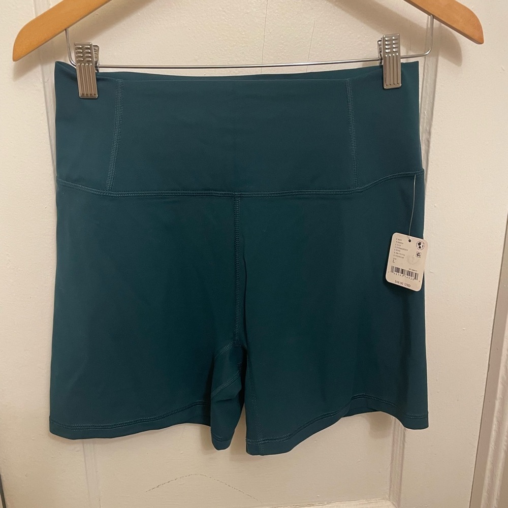 NWT Free People MovementNever Better Bike Shorts in Evergreen Size M and L - Picture 4 of 10